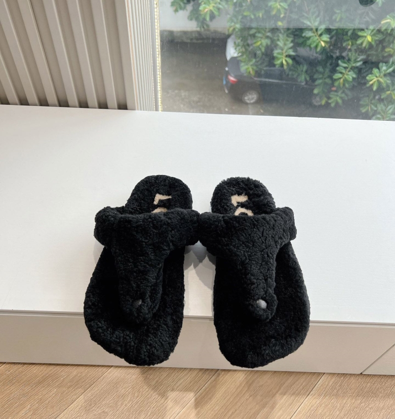 l*ew* slippers